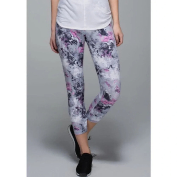 Lululemon Wunder Under Crop II Floral - size 6‎ high rise - Picture 2 of 11